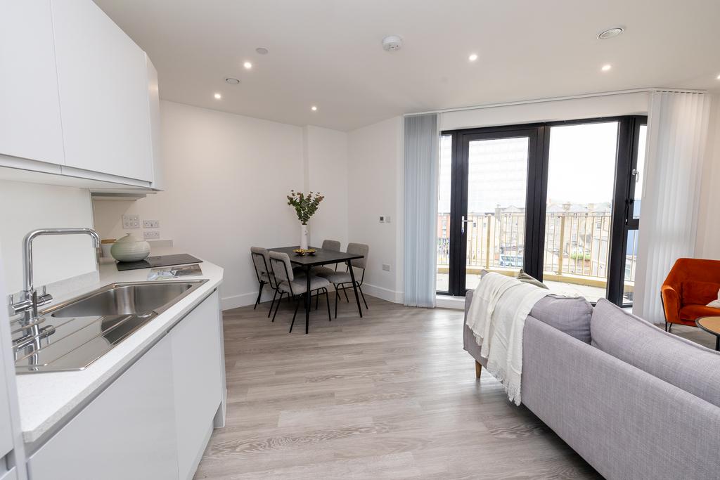 Waterfront 2 Bed 7 L7 A9930.jpg