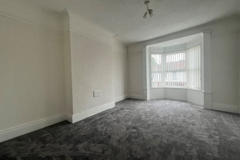 3 bedroom flat to rent, Nora Street, South Shields