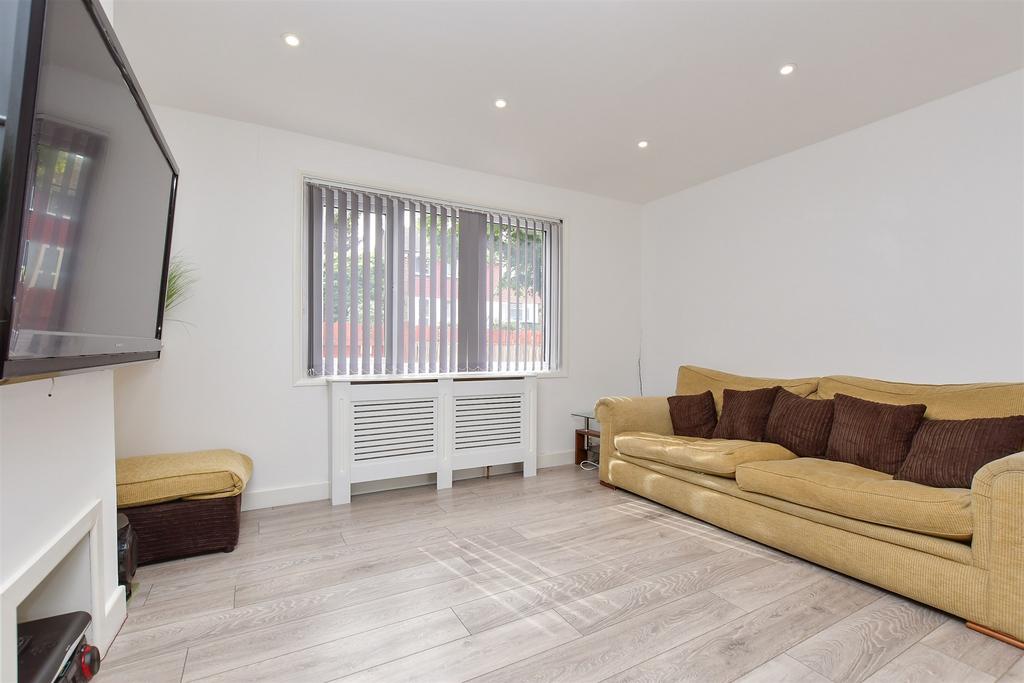 Mounts Road, Greenhithe, Kent 3 bed terraced house for sale £325,000