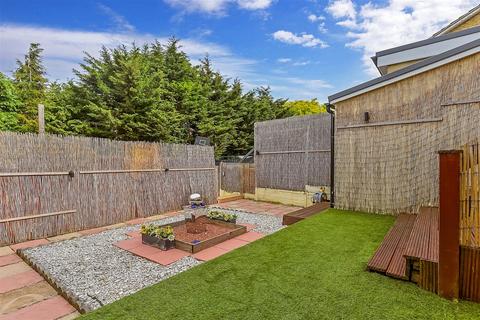 18 Mounts Road, Greenhithe, DA9 9LY