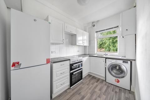 2 bedroom apartment to rent, New Park Road London SW2