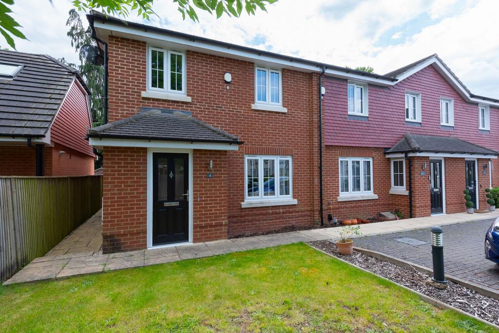 Church Road West, Farnborough, GU14 3 bed end of terrace house for sale ...