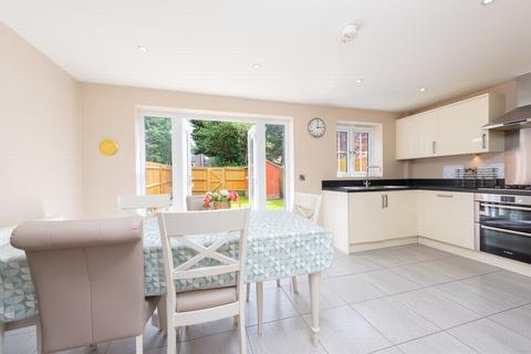3 bedroom end of terrace house for sale, Church Road West, Farnborough, GU14