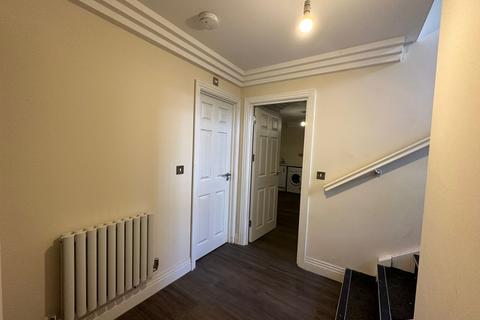 3 bedroom flat to rent, London, N4