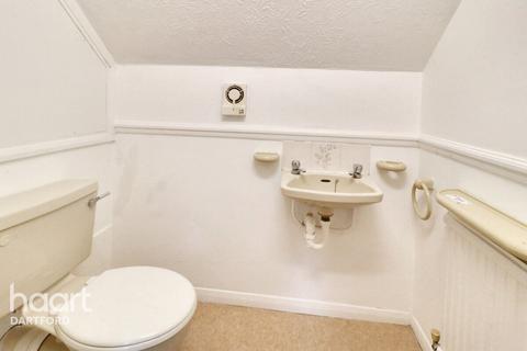 136 Knights Manor Way, Dartford, DA1 5SP