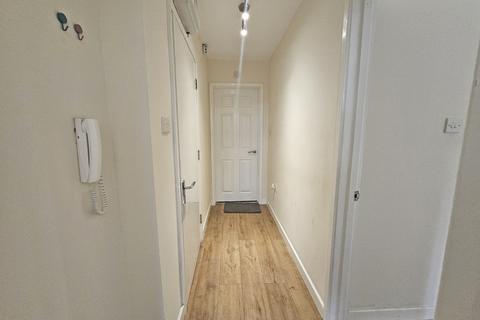 1 bedroom flat to rent, Cranbrook Road, Ilford, Essex, IG1