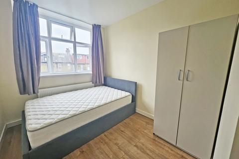 1 bedroom flat to rent, Cranbrook Road, Ilford, Essex, IG1