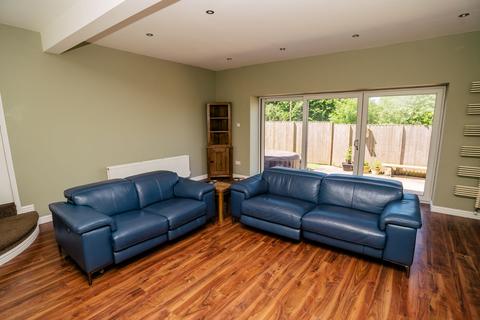 60 Fall Lane, East Ardsley, Wakefield, WF3 2BG
