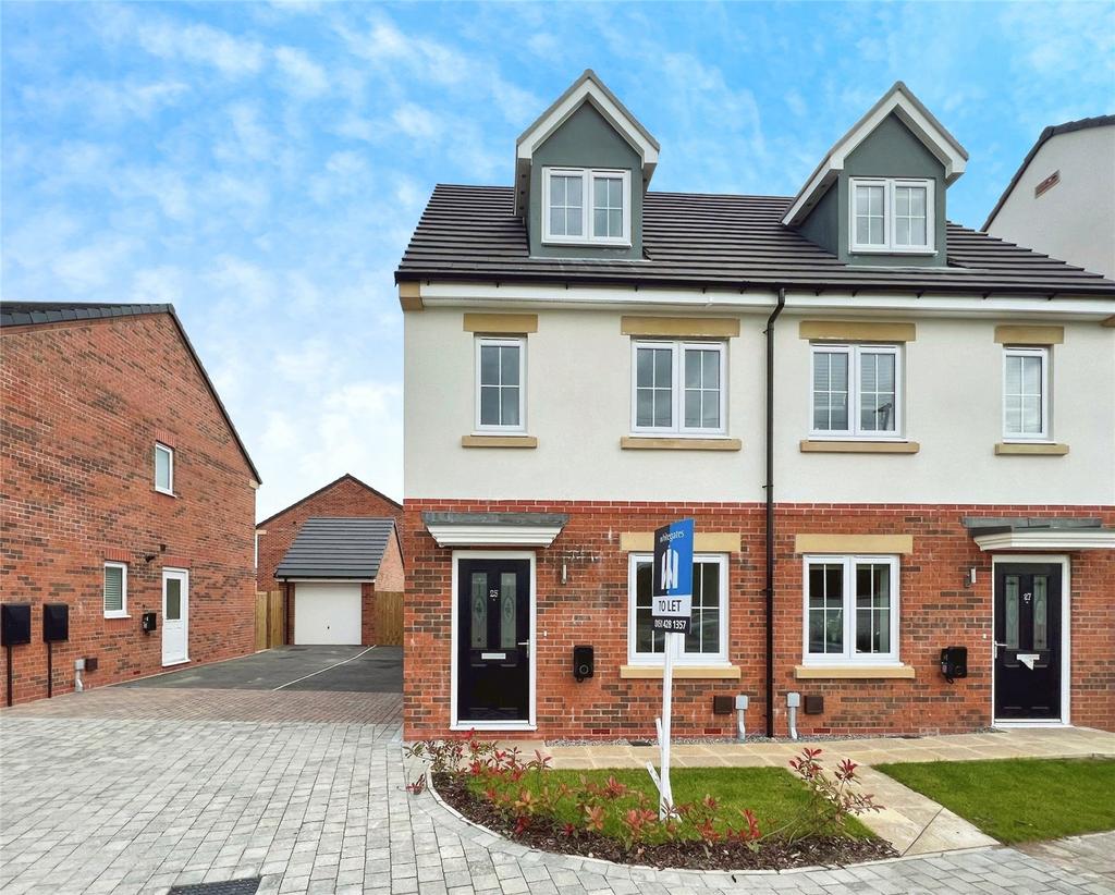Miller Road, Halewood, Liverpool... 3 bed house to rent £1,550 pcm (£