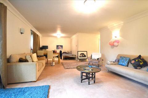 3 bedroom flat for sale, Palmerston Court, Elmfield Close, Harrow on the Hill