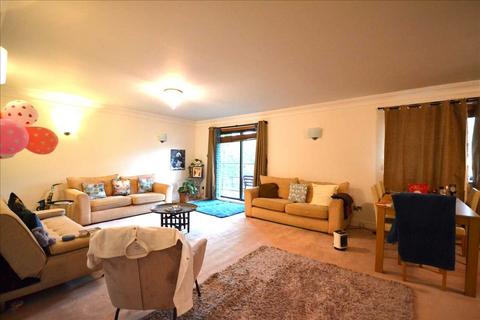 3 bedroom flat for sale, Palmerston Court, Elmfield Close, Harrow on the Hill