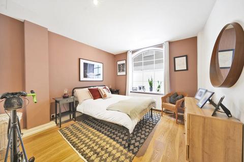 2 bedroom flat for sale, Brook Mews North, Bayswater
