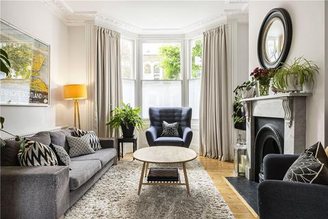30 Dunlace Road, London, E5 0NE