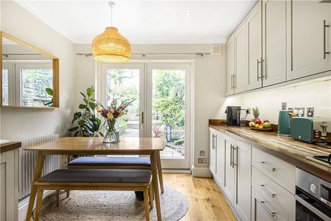 30 Dunlace Road, London, E5 0NE