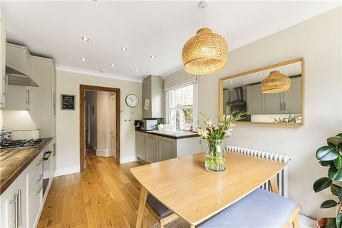 30 Dunlace Road, London, E5 0NE