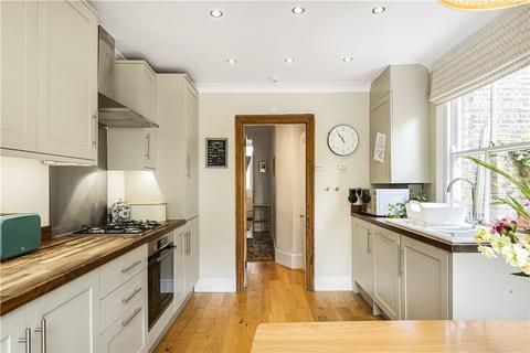 30 Dunlace Road, London, E5 0NE