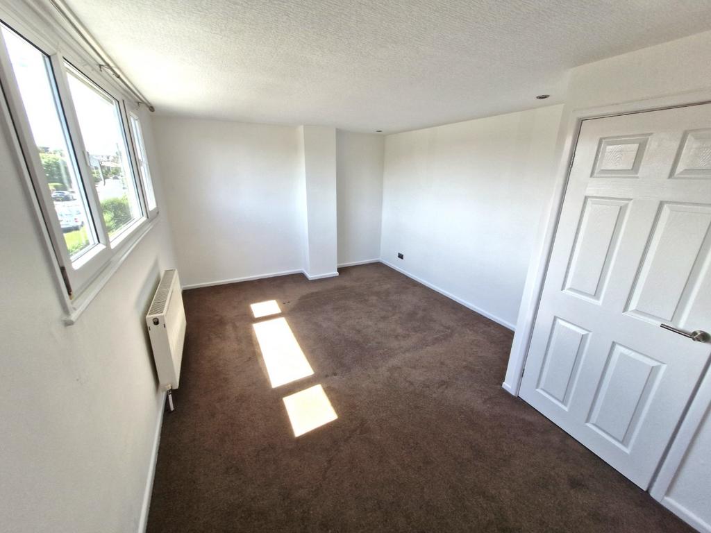 Kylemore Avenue, Blackpool, FY2 2 bed semidetached house £850 pcm (£