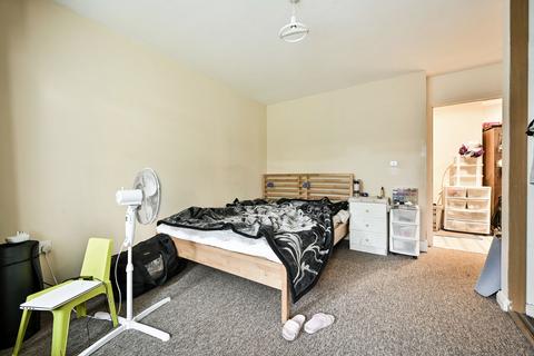 2 bedroom flat for sale, High Mead, Harrow HA1