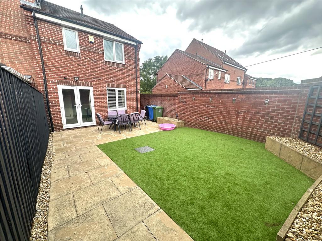 Debdale Lane, Mansfield... 3 bed end of terrace house for sale £162,500