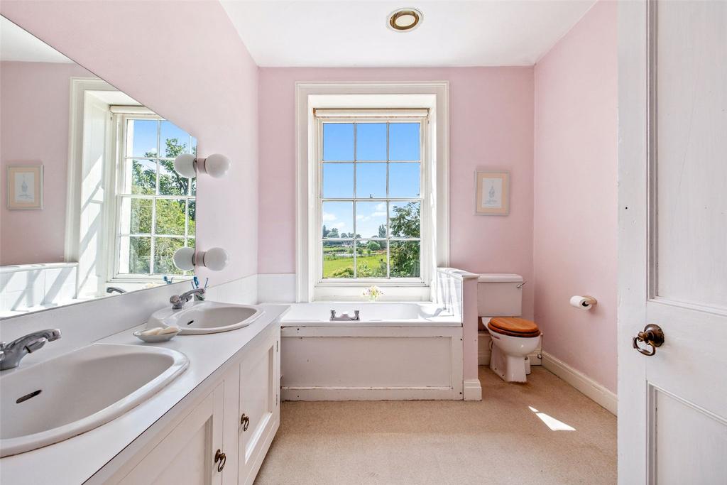2 Bathrooms
