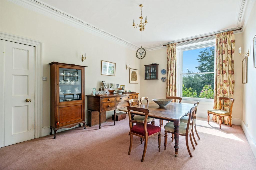 4 Reception Rooms