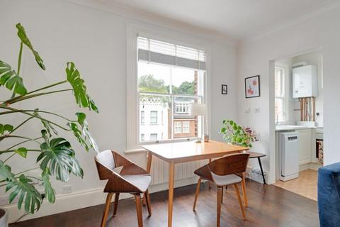 1 bedroom apartment to rent, Pilgrims Lane, Hampstead, London, NW3
