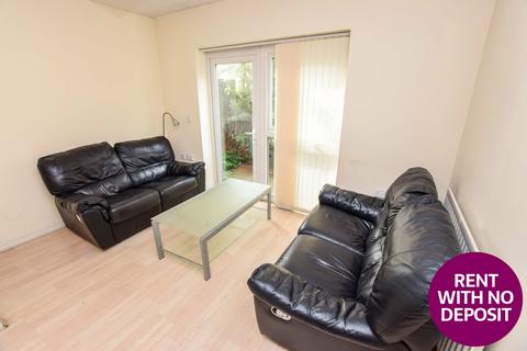 4 bedroom house to rent, Stockport Road, Grove Village, Manchester, M13
