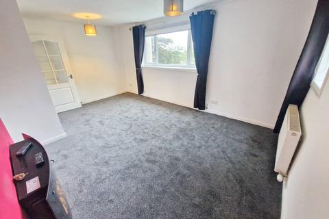 2 bedroom flat to rent, Alexander Rise, Glenrothes KY7