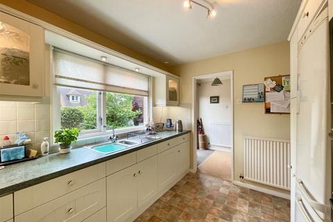 3 bedroom detached house for sale, High Street, Hermitage RG18