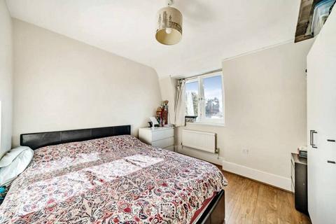 5 bedroom flat to rent, Union Grove, London SW8