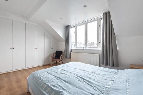 3 bedroom flat to rent, Matthew Court Dawes Road SW6