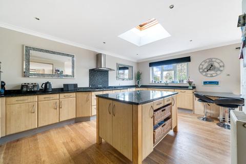 18 Earl Richards Road North, Exeter, EX2 6AG