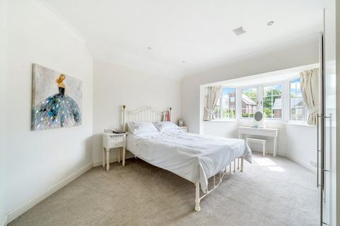 18 Earl Richards Road North, Exeter, EX2 6AG