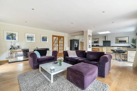 18 Earl Richards Road North, Exeter, EX2 6AG