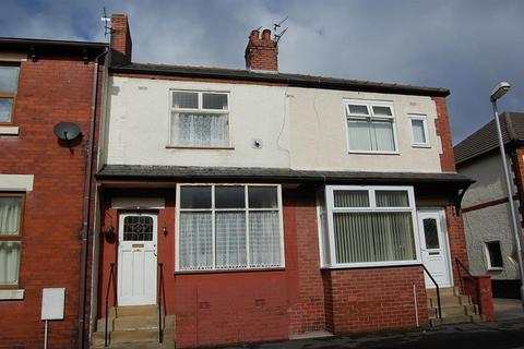 2 bedroom house to rent, Balderstone Road, Preston PR1