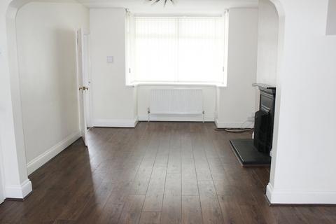 3 bedroom end of terrace house to rent, Hardwick Road, Solihull, B92