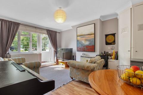 3 bedroom flat for sale, Winkley Court St. James Lane, London N10