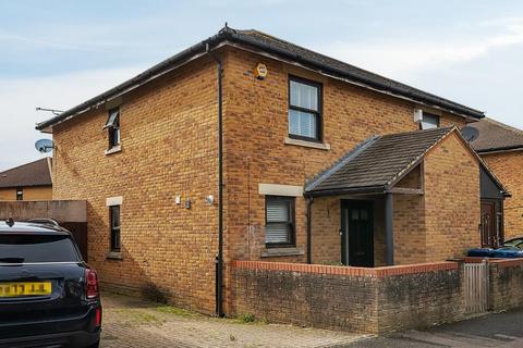 3 bedroom semi-detached house to rent, Brake Hill,  Greater Leys,  OX4