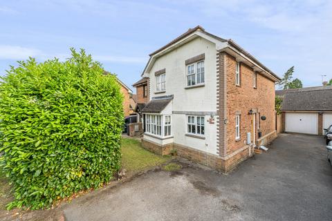 4 bedroom semi-detached house for sale, Warwick Deeping, Ottershaw, Surrey, KT16