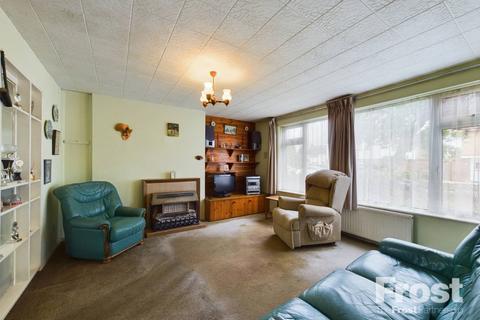 53 Metcalf Road, Ashford, TW15 1HB