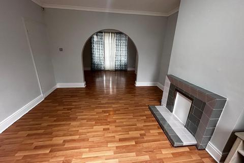 3 bedroom semi-detached house to rent, Edilom Road, Crumpsall, Manchester