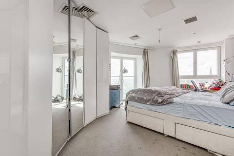 2 bedroom flat to rent, St. Luke's Avenue, London