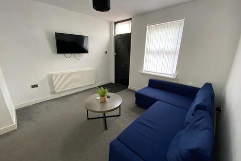 2 bedroom terraced house to rent, Penkhull New Road, Penkhull, Stoke-on-Trent, ST4
