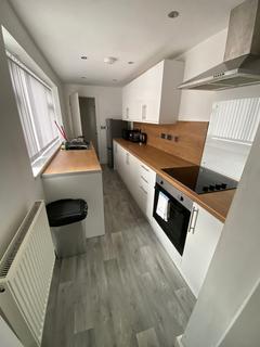 2 bedroom terraced house to rent, Penkhull New Road, Penkhull, Stoke-on-Trent, ST4