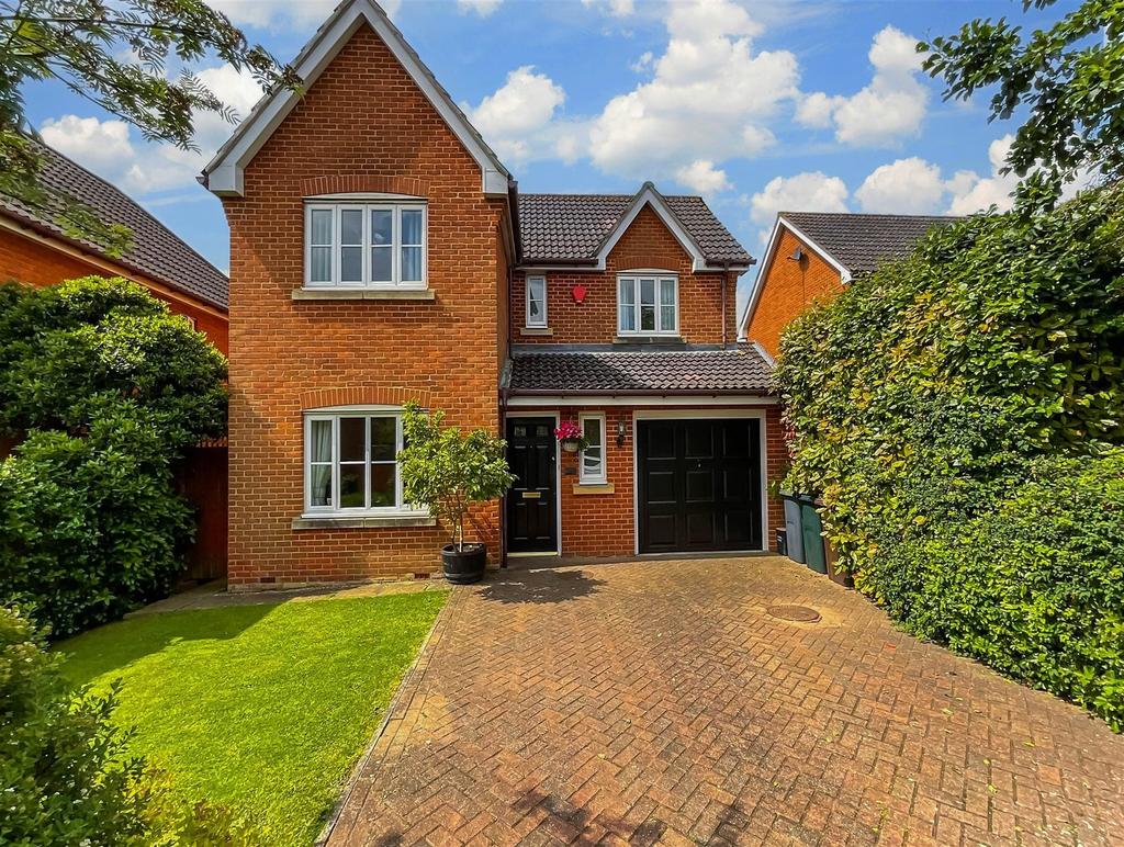 Caesar Avenue, Kingsnorth, Ashford, Kent 4 bed detached house £430,000