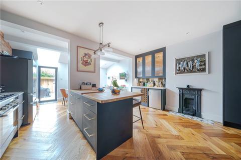 214 Meadvale Road, London, W5 1LT