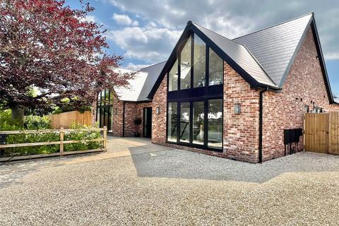 4 bedroom detached house for sale, Shorefield Way, Milford on Sea, Lymington, Hampshire, SO41