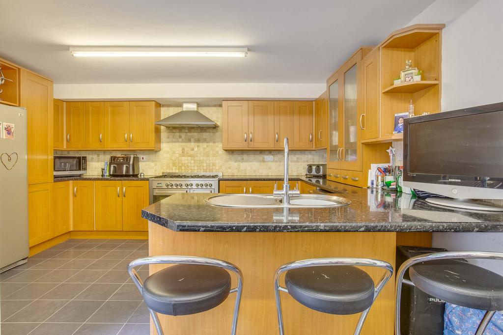 9 Rook Road, HP10 0 PY (LOW RES)-16