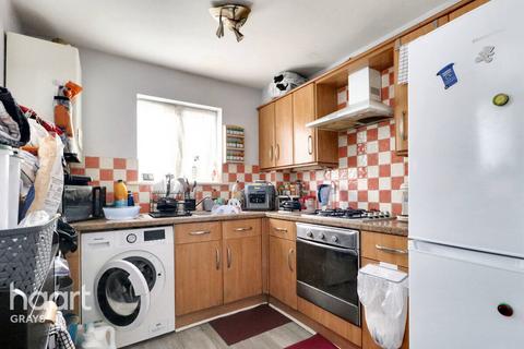 2 bedroom flat for sale, Fleming Road, Grays