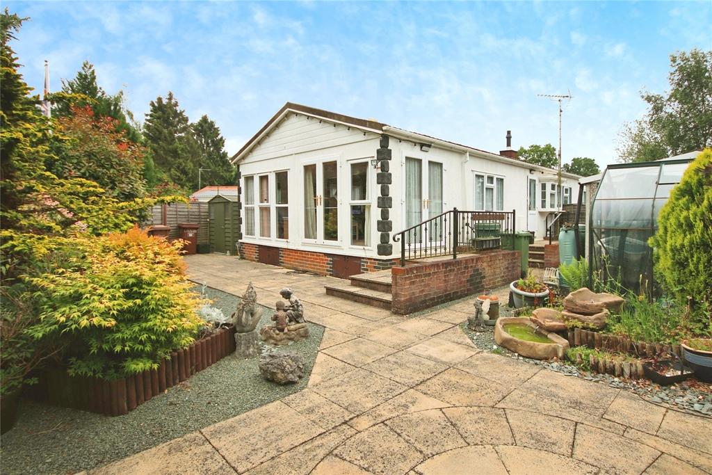 The Elms, Warfield Park, Bracknell... 2 bed park home for sale £343,000